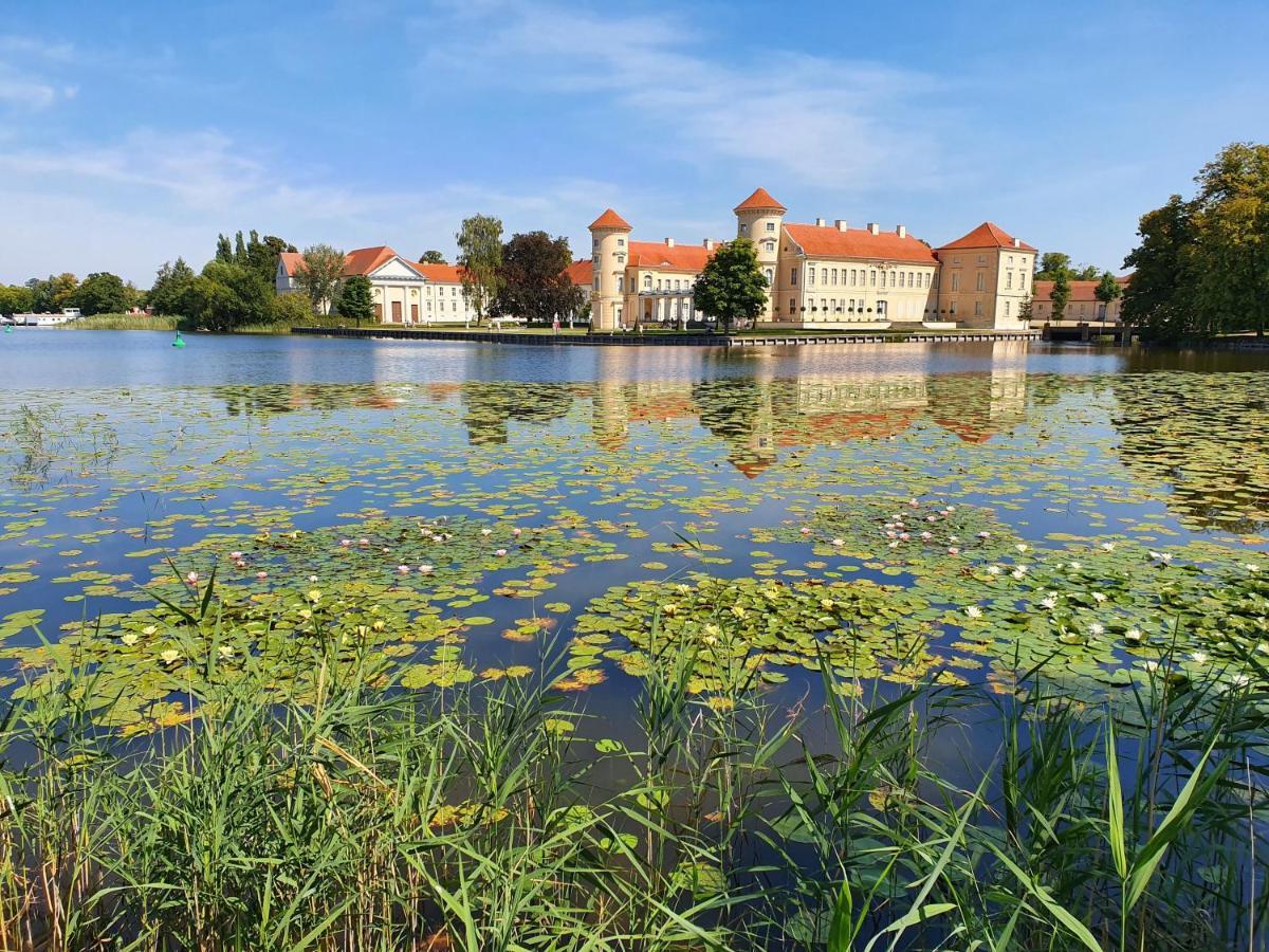 Schloss-Und Seeblick Apartment Rheinsberg Exterior photo