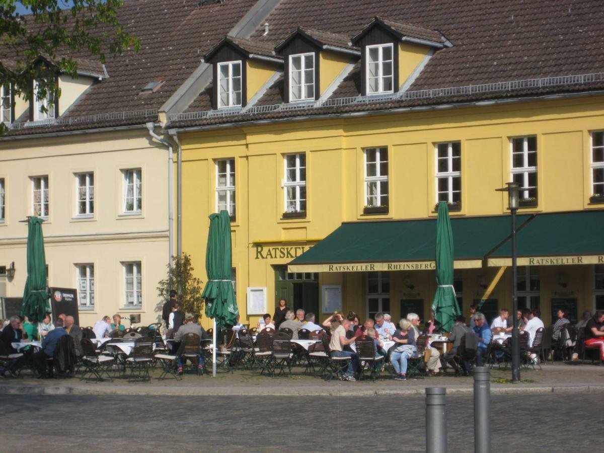 Schloss-Und Seeblick Apartment Rheinsberg Exterior photo