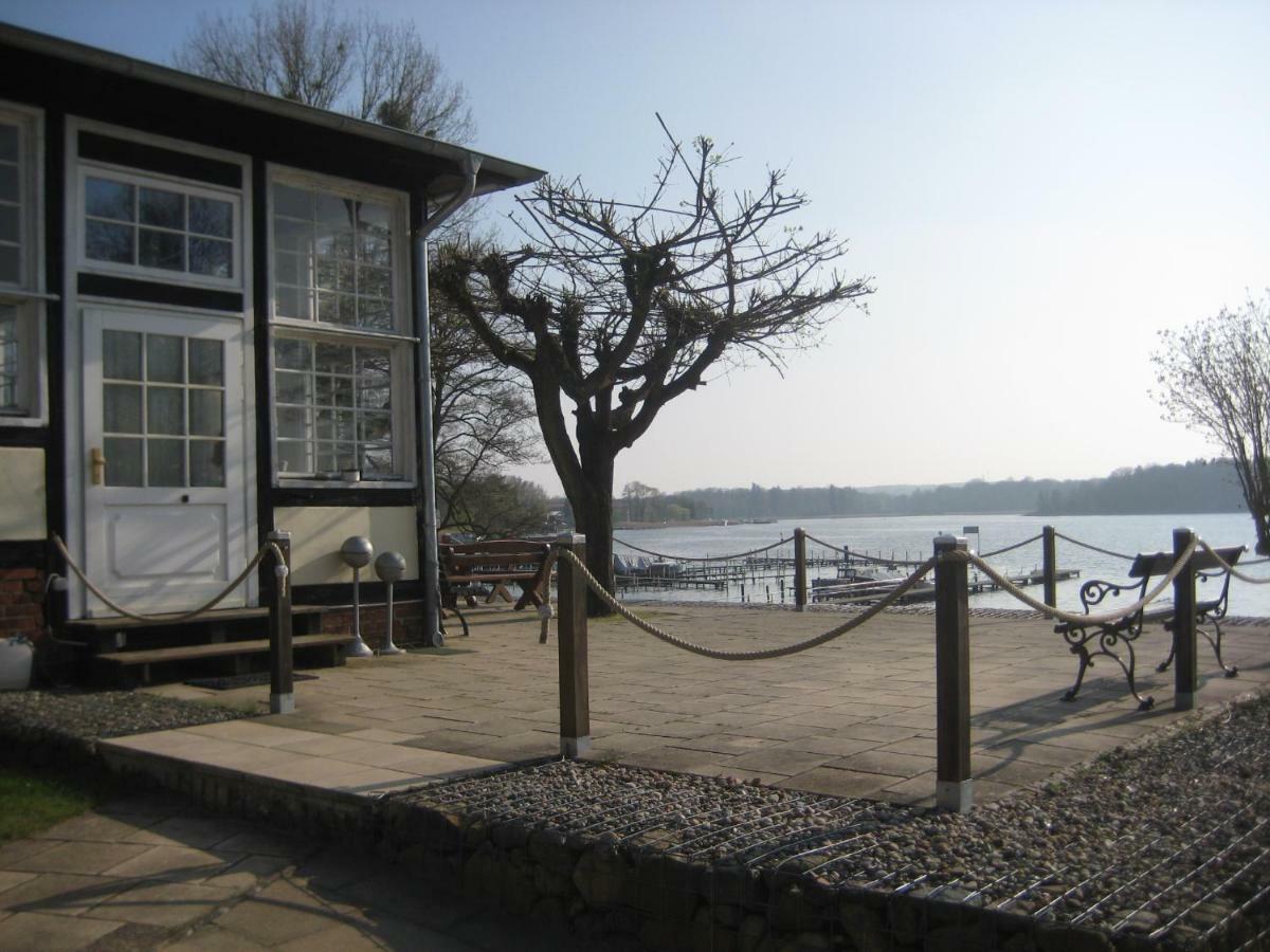 Schloss-Und Seeblick Apartment Rheinsberg Exterior photo